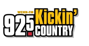 92.5 Kickin' Country